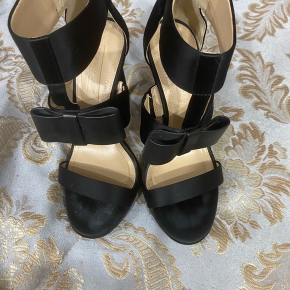 Classy black shoes in great condition - Picture 3 of 6